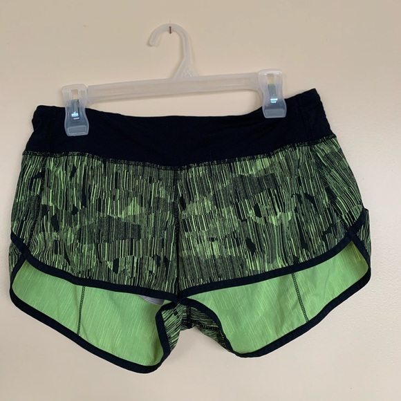 Lululemon Size 8 Speed Short - Picture 3 of 5